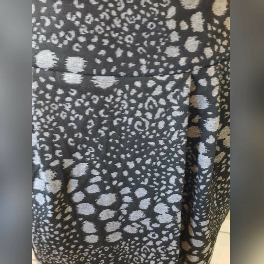 Abstract Stretch Midi Skirt Black And Fall Gray Women's Size 10 - Picture 5 of 7